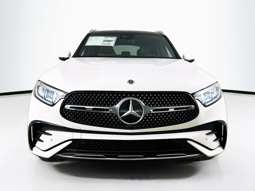 2025 Mercedes Benz GLC 300 4MATIC photo 1