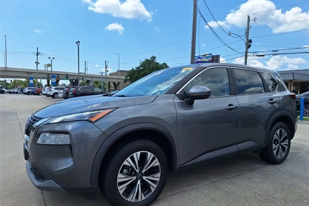 2023 Nissan Rogue SV photo 1