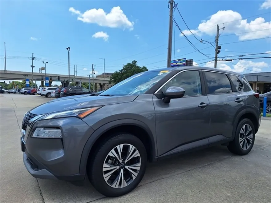 2023 Nissan Rogue SV photo 1