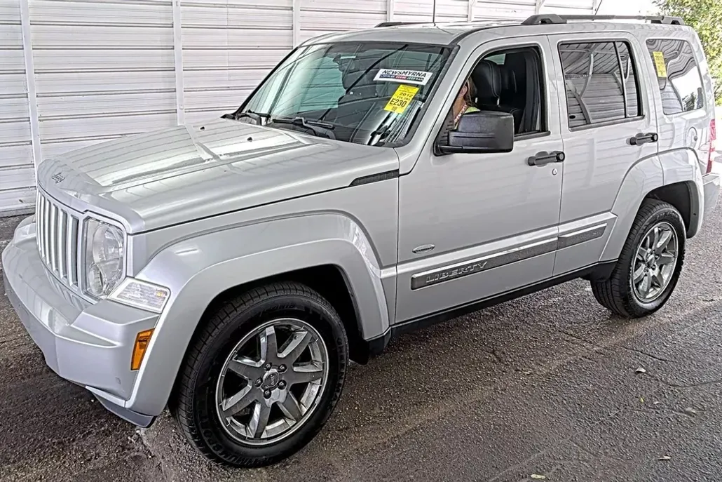 2012 Jeep Liberty Sport photo 1