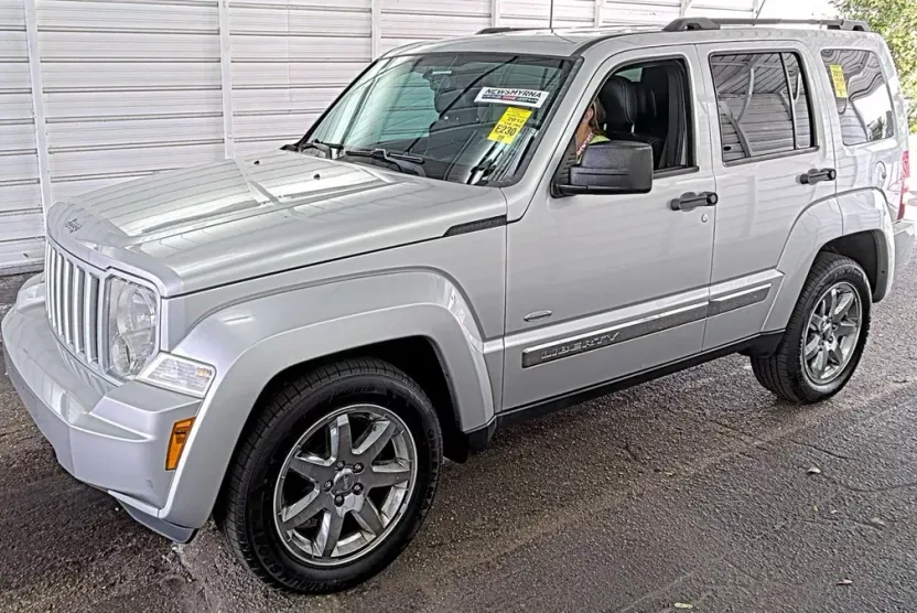 2012 Jeep Liberty Sport photo 1