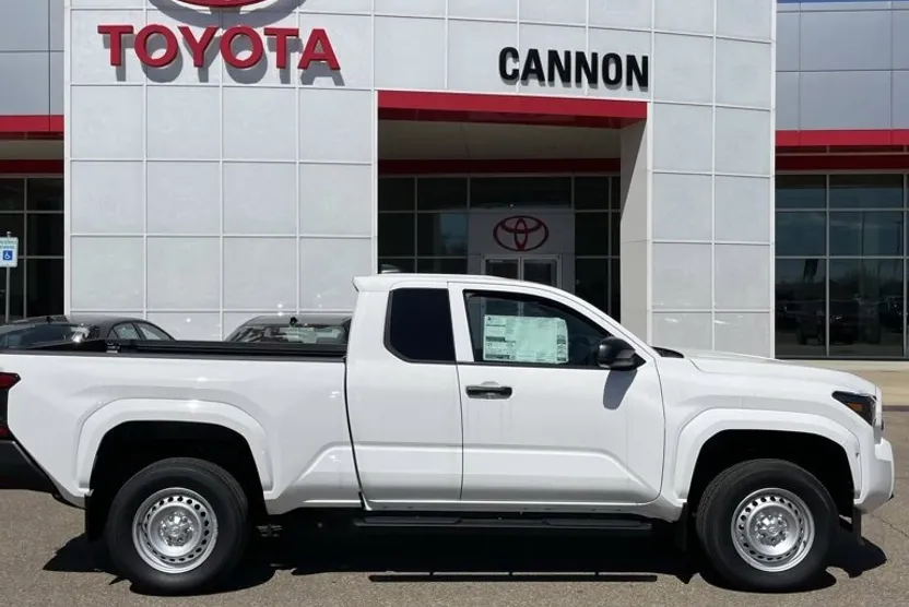 2024 Toyota Tacoma SR XtraCab photo 1