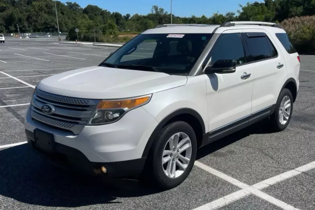 2013 Ford Explorer XLT Sport photo 1