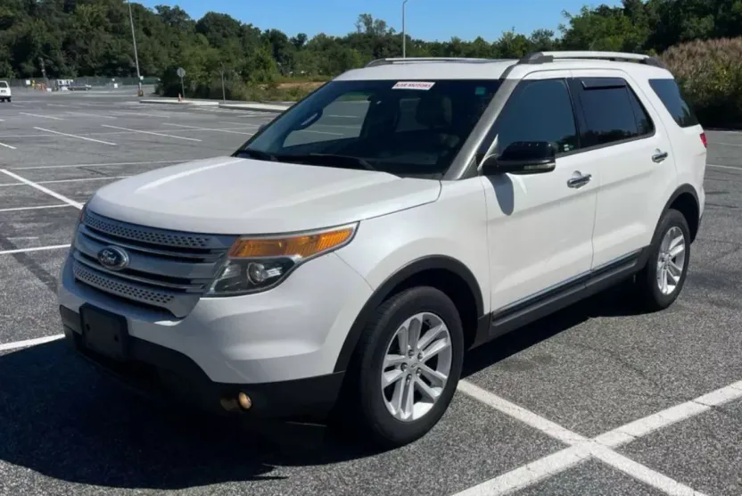 2013 Ford Explorer XLT Sport photo 1