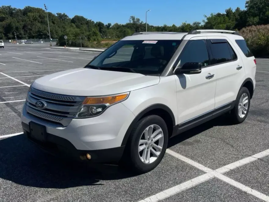 2013 Ford Explorer XLT Sport photo 1