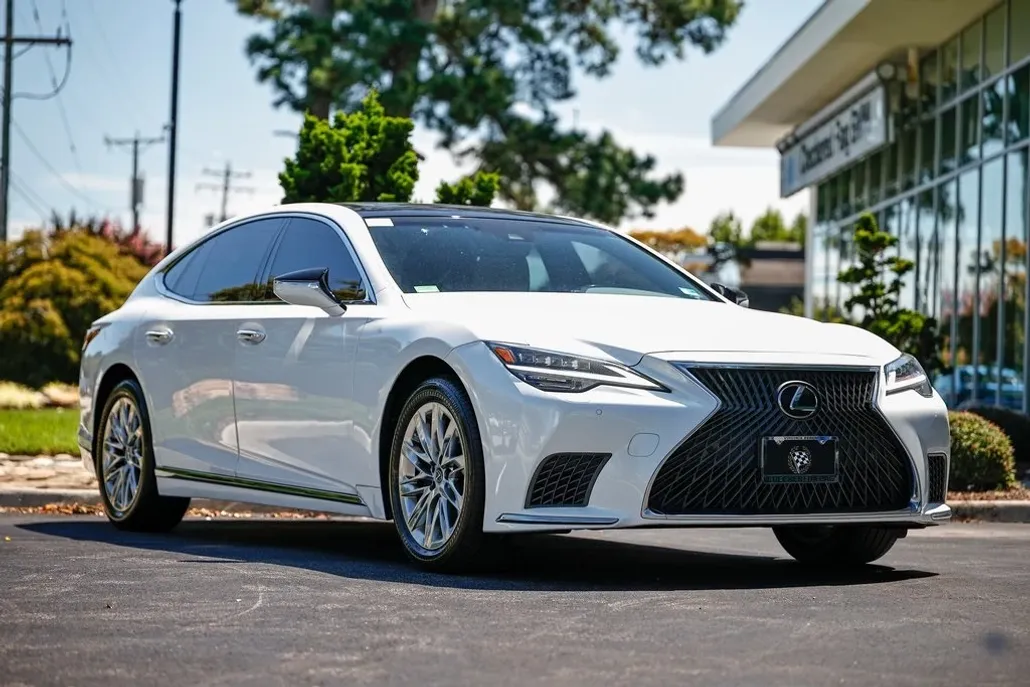 2021 Lexus LS 500 photo 1