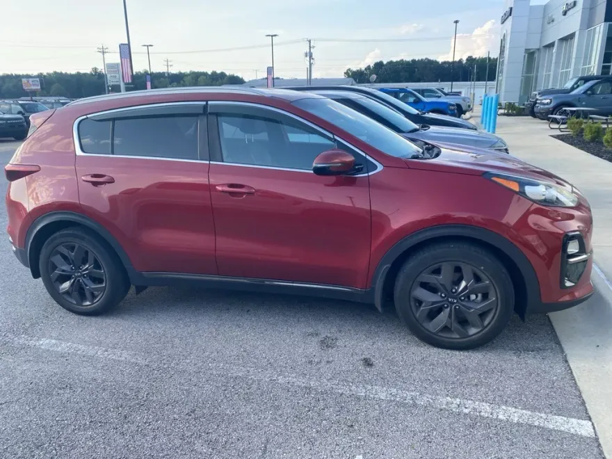 2020 Kia Sportage S photo 1