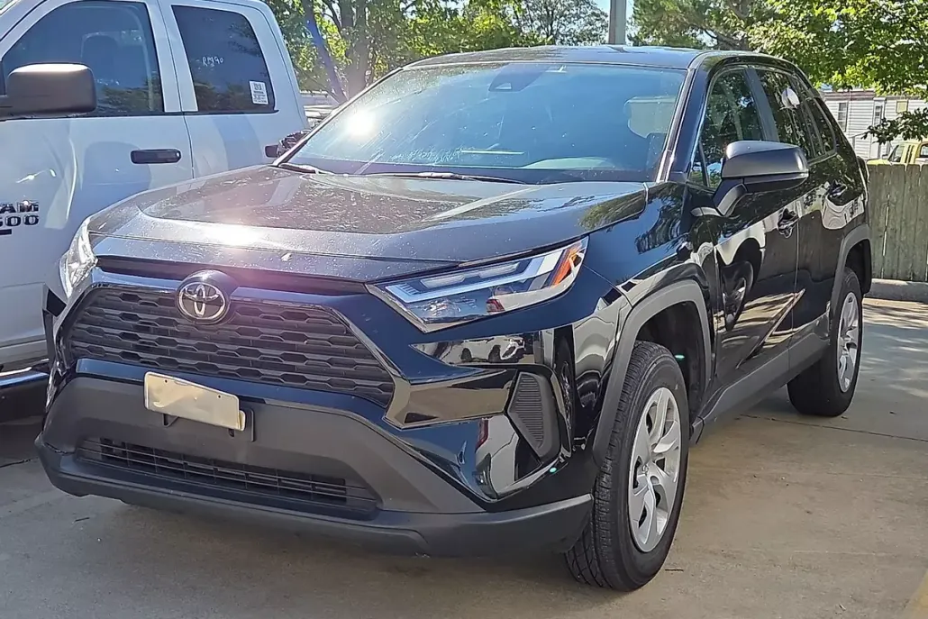 2024 Toyota RAV4 LE photo 1