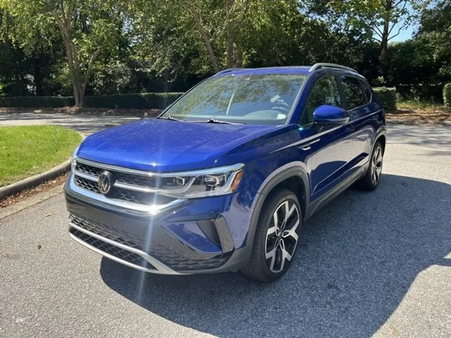 2023 Volkswagen Taos SEL photo 1