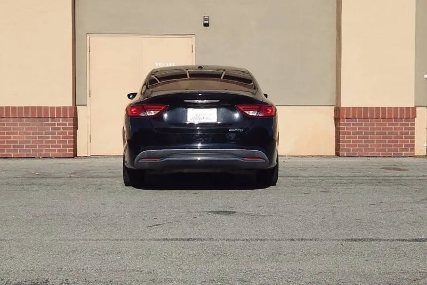 2015 Chrysler 200 C photo 1