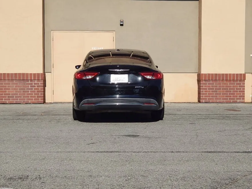 2015 Chrysler 200 C photo 1