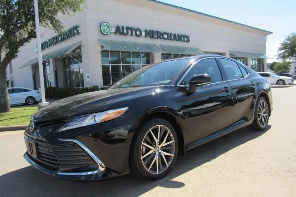 2024 Toyota Camry XLE photo 1