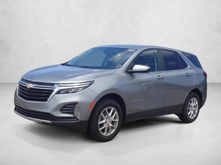 2024 Chevrolet Equinox LT photo 1