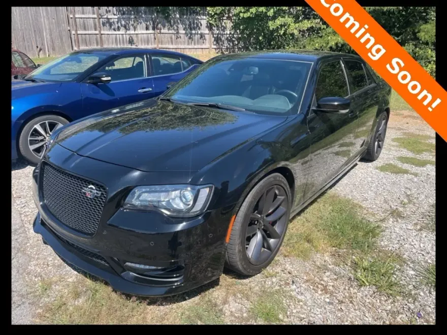 2023 Chrysler 300 C photo 1