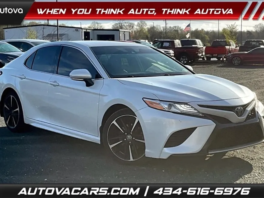 2020 Toyota Camry XSE photo 1