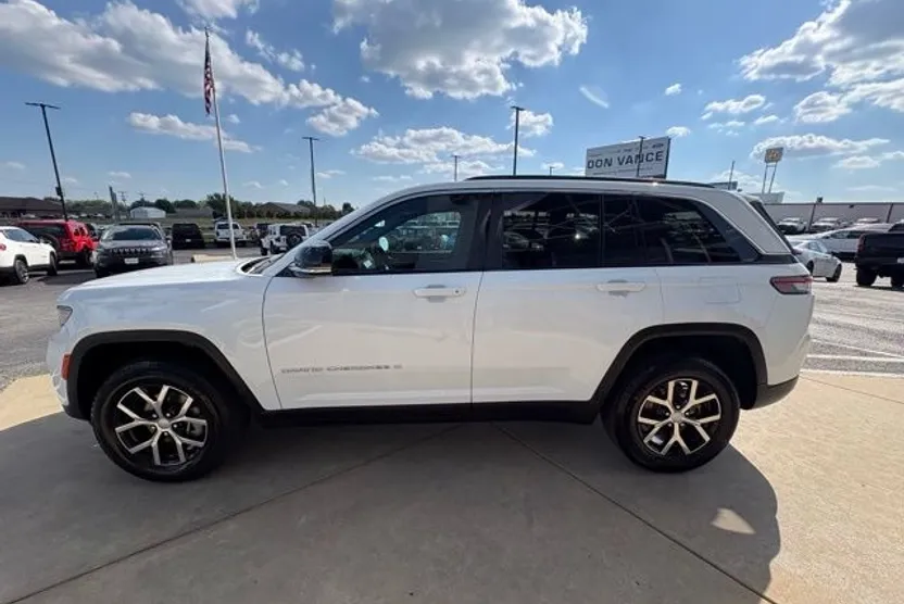 2024 Jeep Grand Cherokee Limited photo 1