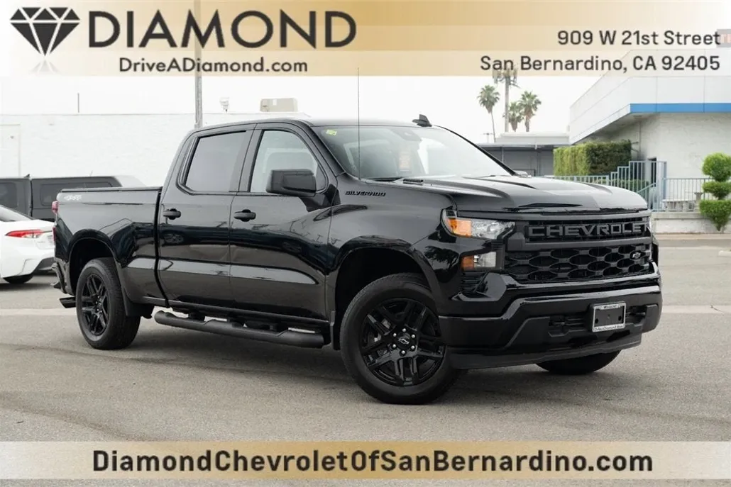 2025 Chevrolet Silverado 1500 Custom photo 1