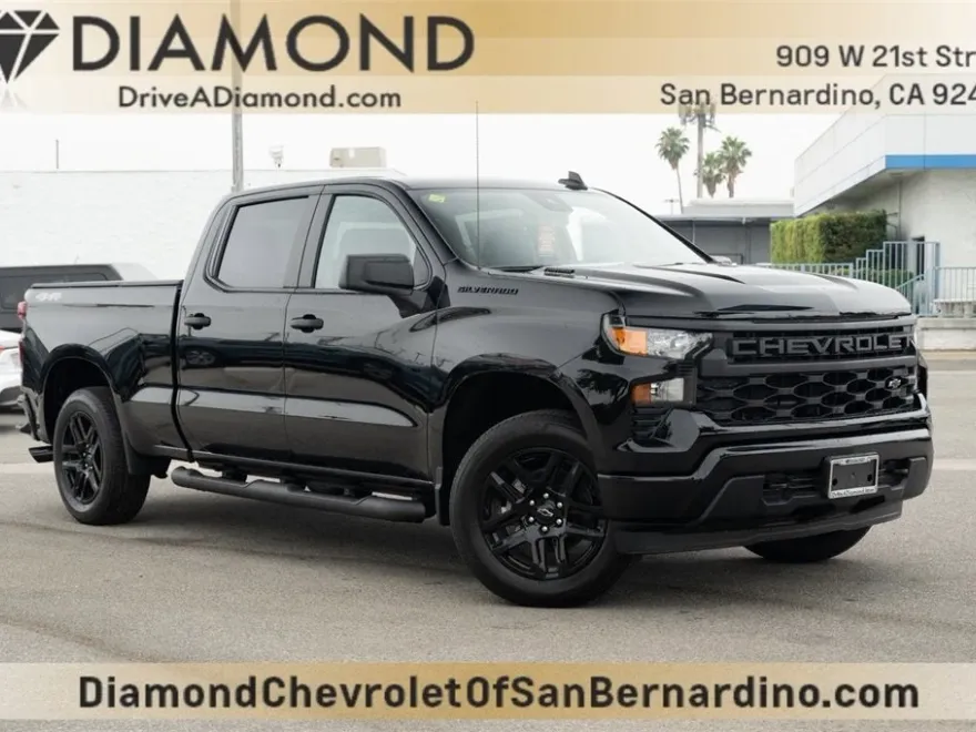 2025 Chevrolet Silverado 1500 Custom photo 1