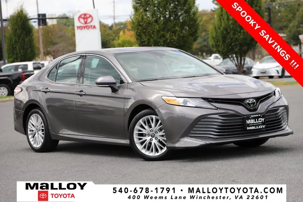 2020 Toyota Camry XLE photo 1