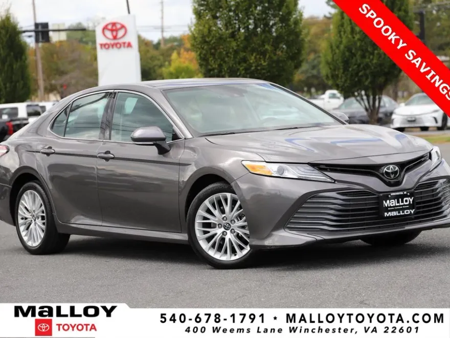 2020 Toyota Camry XLE photo 1