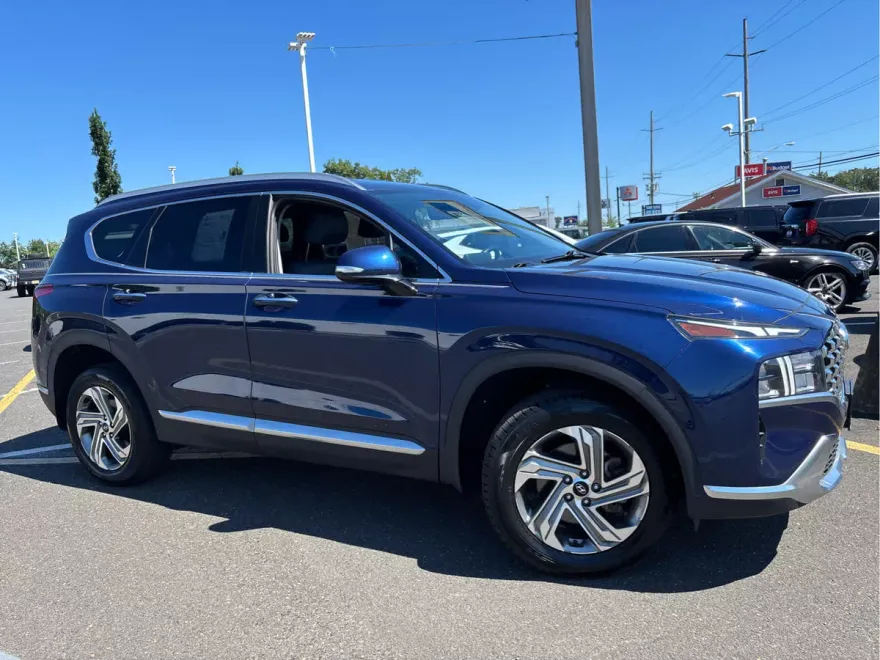 2022 Hyundai Santa Fe SEL photo 1