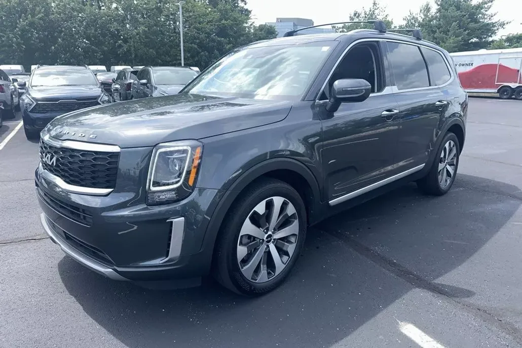 2022 Kia Telluride S photo 1