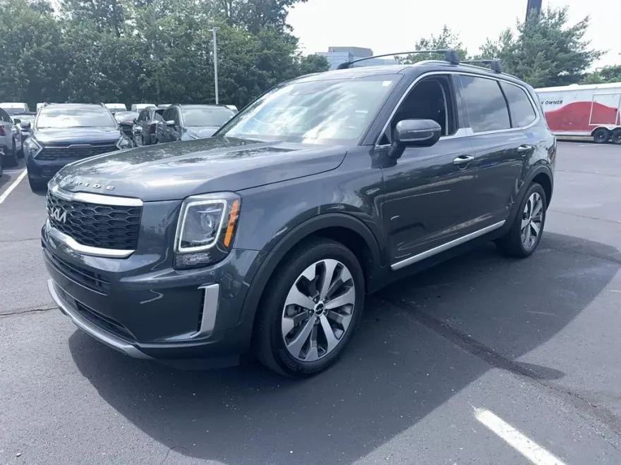 2022 Kia Telluride S photo 1