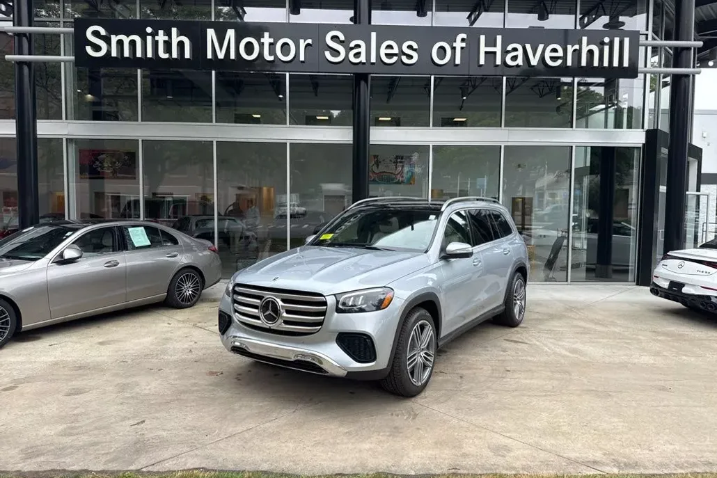 2025 Mercedes Benz GLS 450 4MATIC photo 1