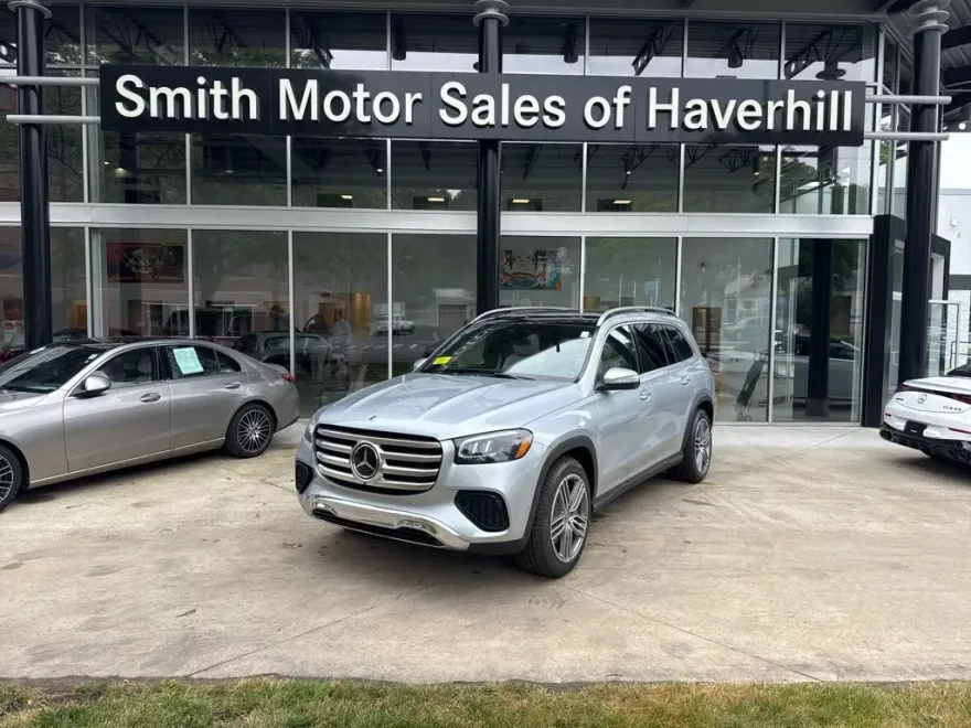 2025 Mercedes Benz GLS 450 4MATIC photo 1