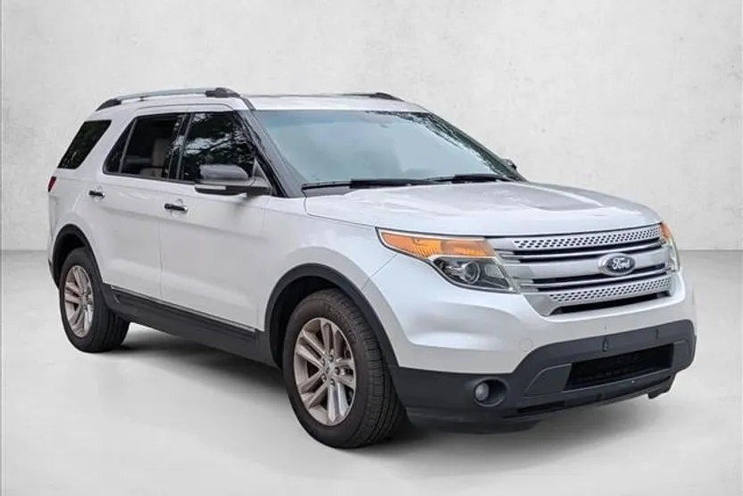 2014 Ford Explorer XLT photo 1