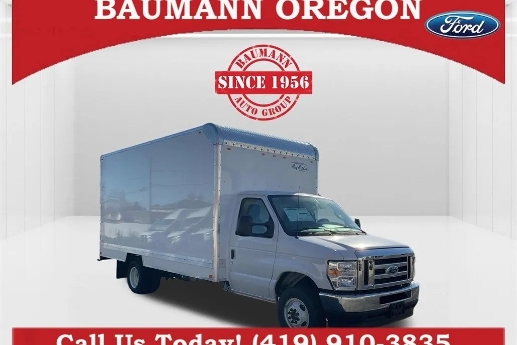 2025 Ford E-450 Cutaway photo 1