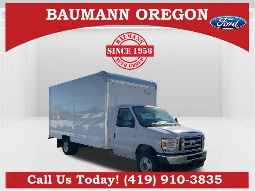 2025 Ford E-450 Cutaway photo 1