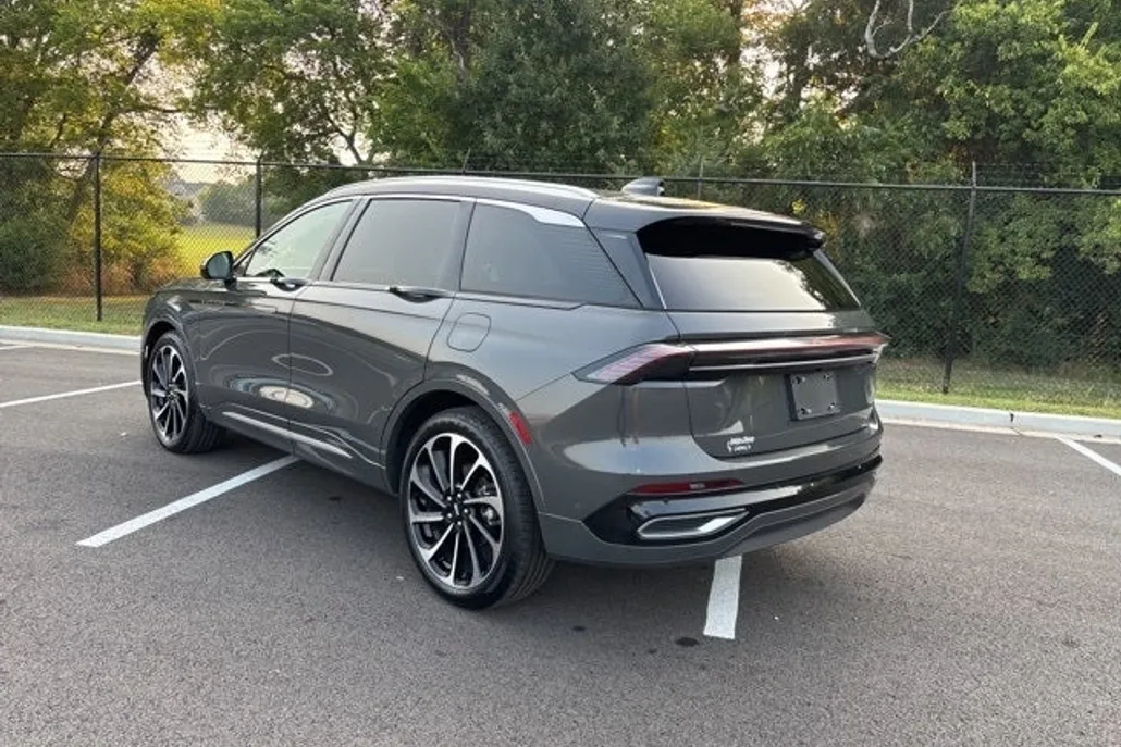 2024 Lincoln Nautilus Black Label photo 1