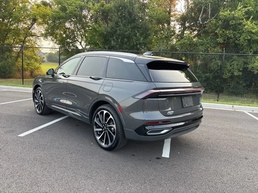 2024 Lincoln Nautilus Black Label photo 1