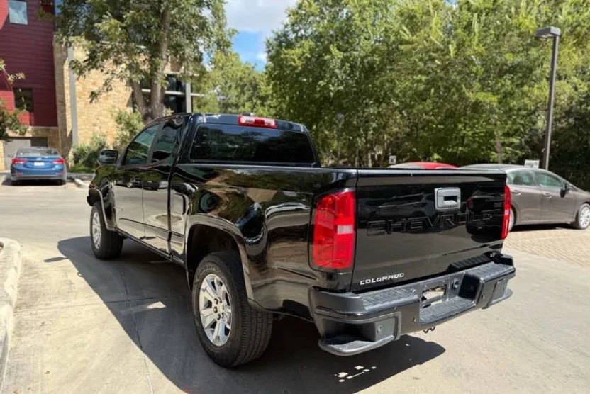 2021 Chevrolet Colorado LT photo 1