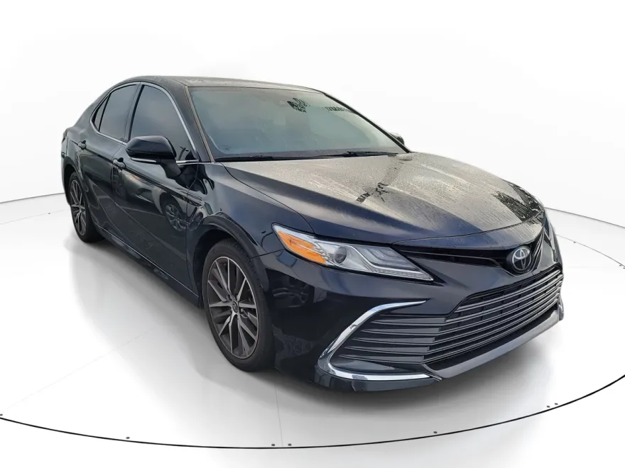2023 Toyota Camry XLE photo 1