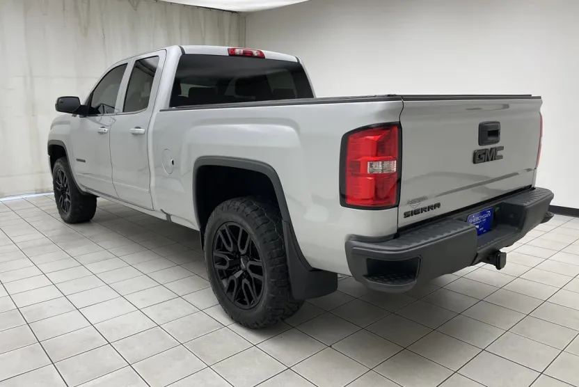 2018 Gmc Sierra 1500 SLE photo 1