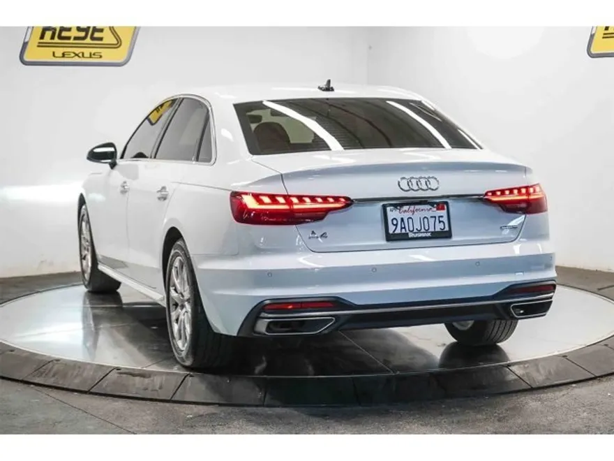 2022 Audi A4 Quattro Premium photo 1