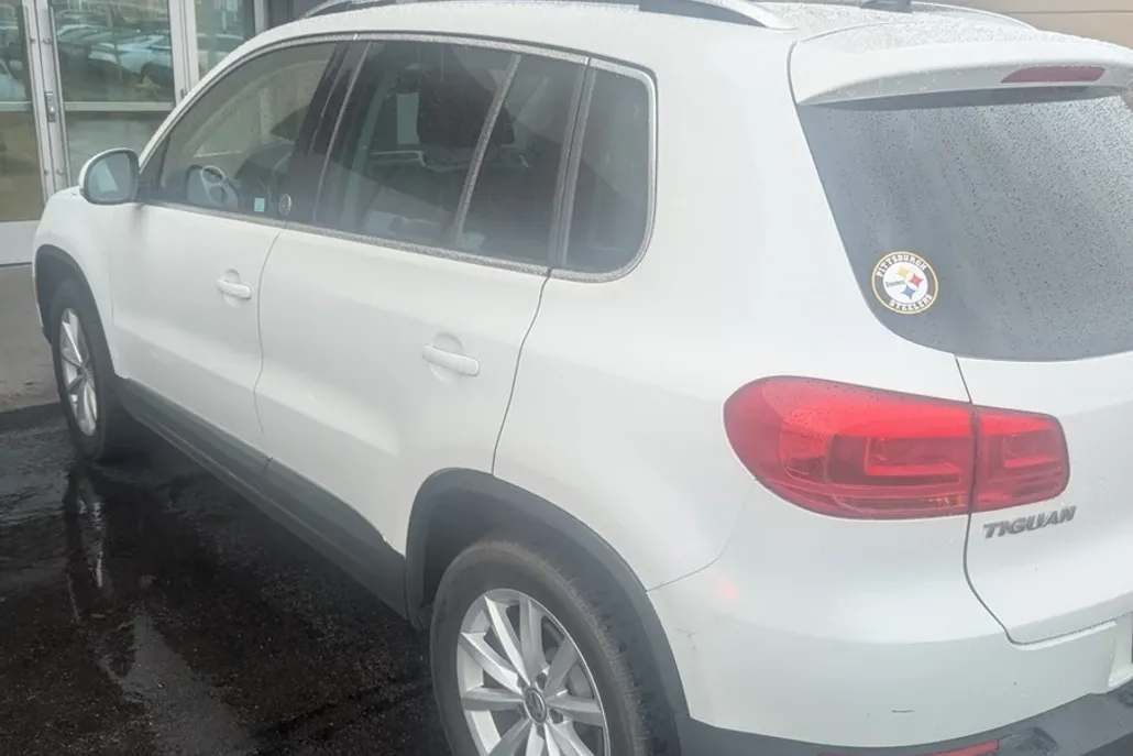 2017 Volkswagen Tiguan Wolfsburg Edition photo 1