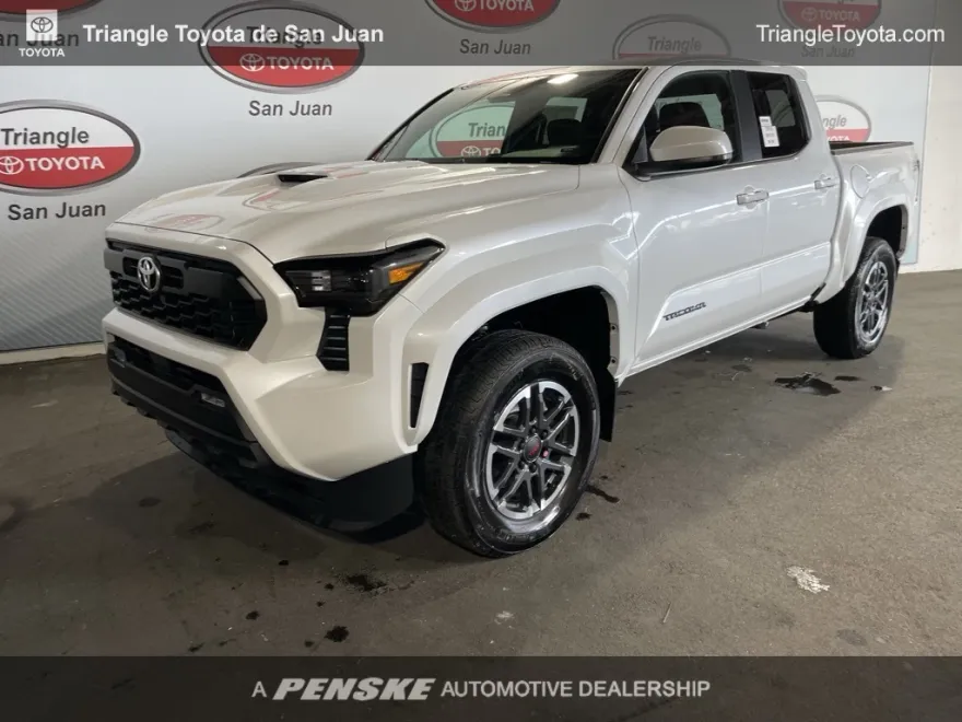 2025 Toyota Tacoma 4x4 photo 1