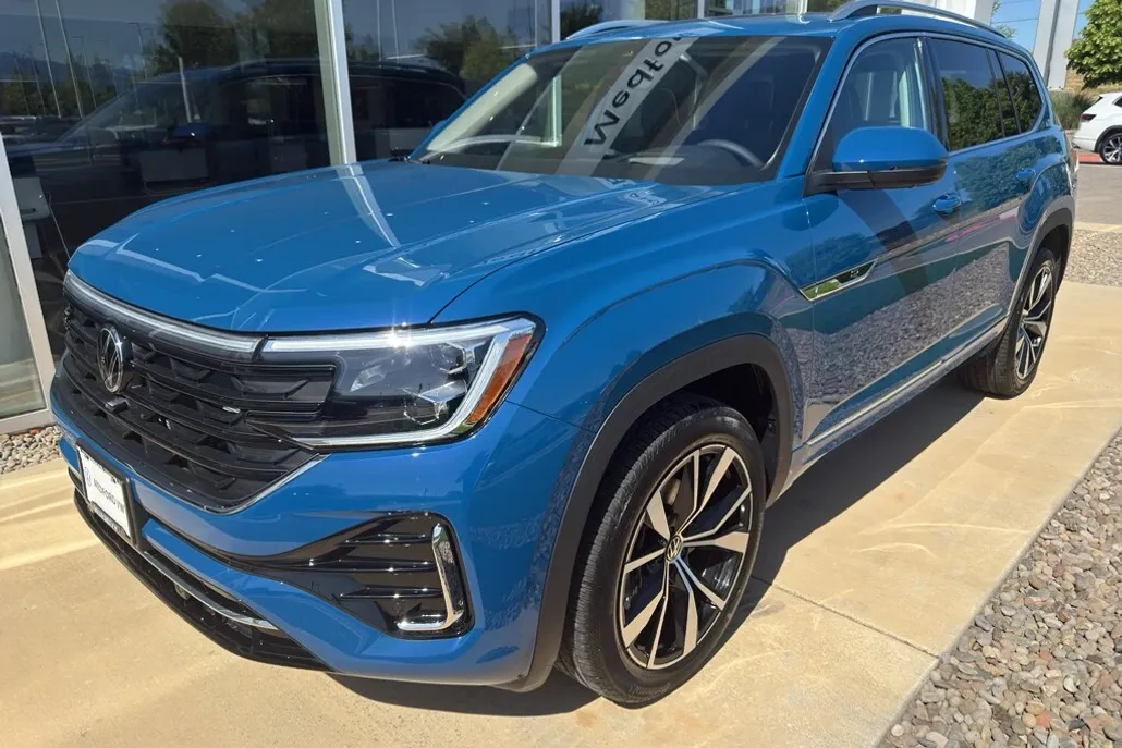 2025 Volkswagen Atlas SEL Premium R-Line photo 1