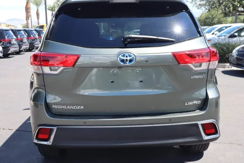 2019 Toyota Highlander Hybrid Limited Platinum photo 1
