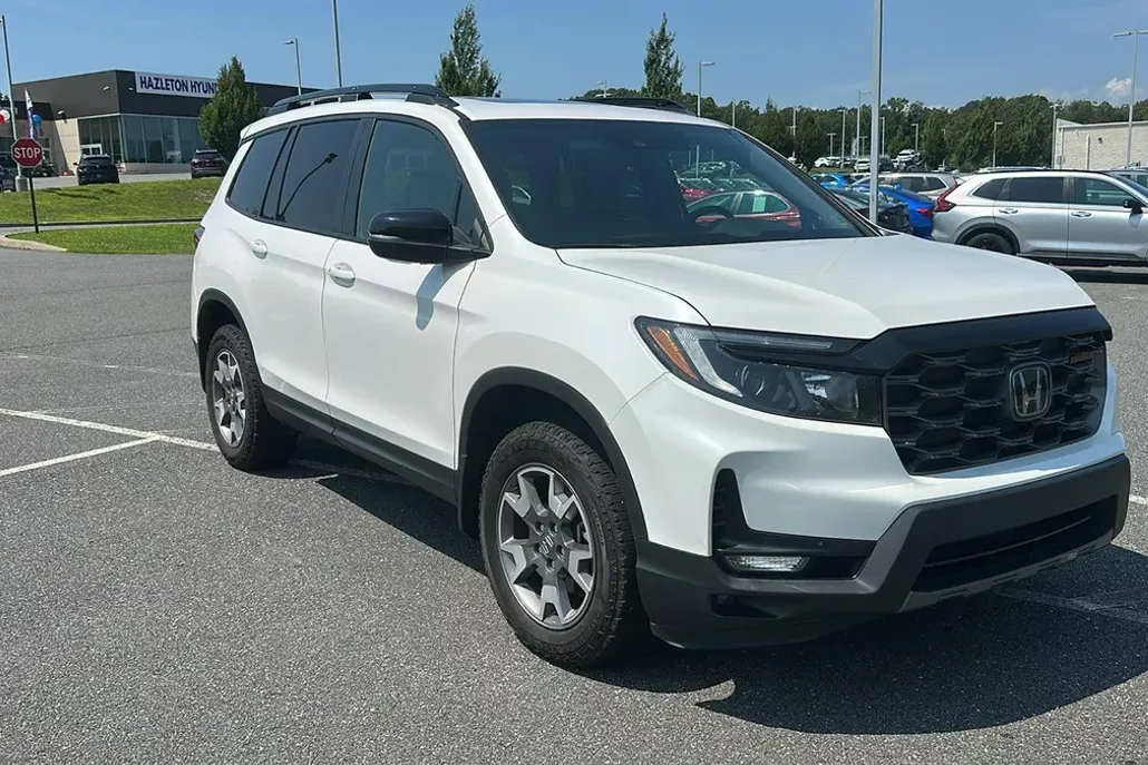 2023 Honda Passport TrailSport photo 1