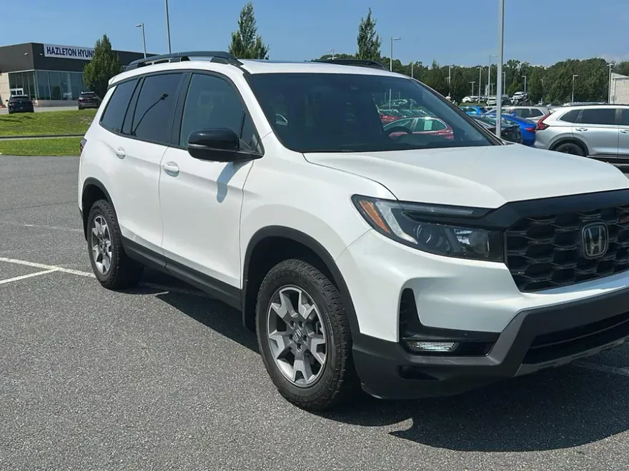 2023 Honda Passport TrailSport photo 1