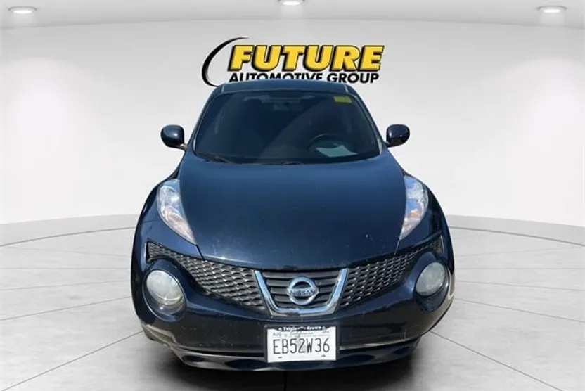 2014 Nissan Juke SV photo 1