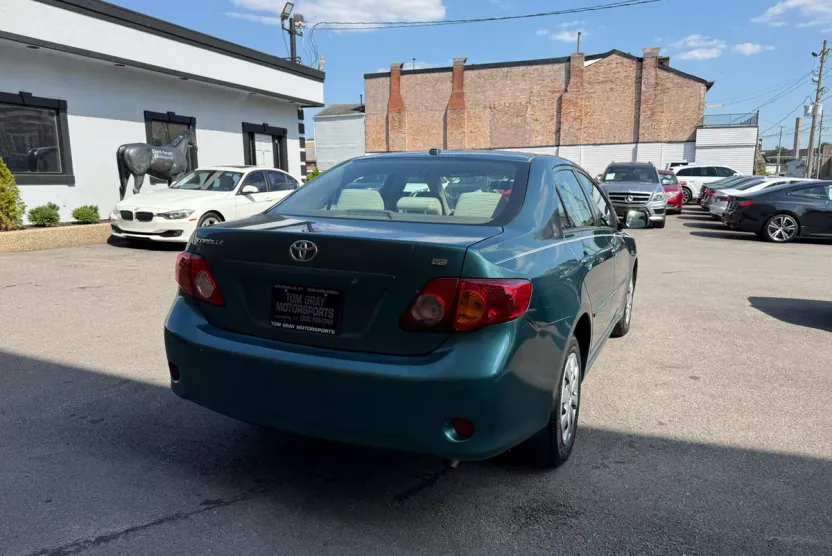 2010 Toyota Corolla photo 1