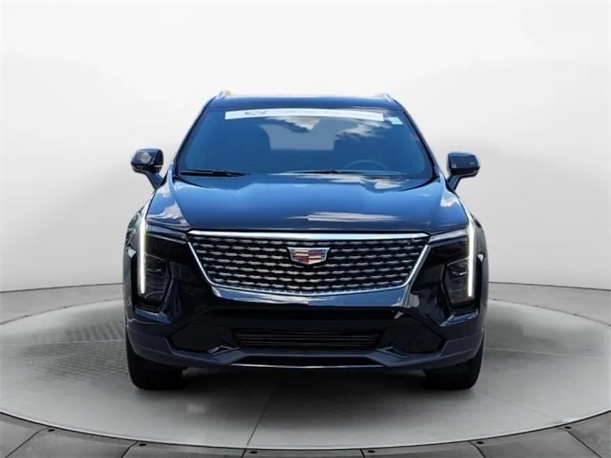 2025 Cadillac XT4 Premium Luxury photo 1