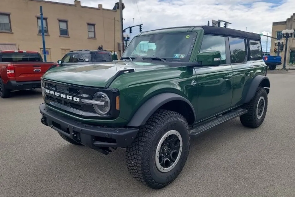 2024 Ford Bronco Outer Banks photo 1