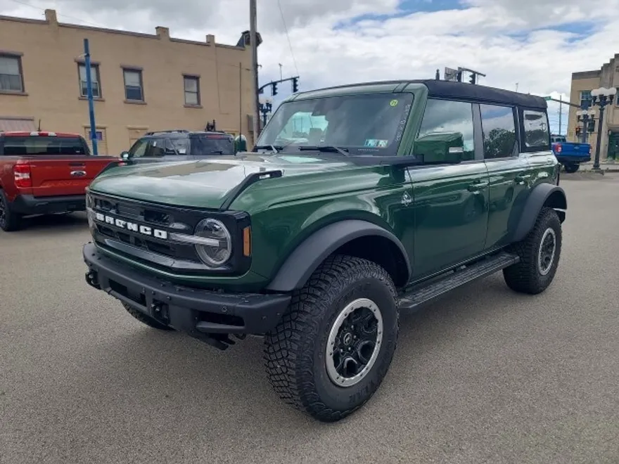 2024 Ford Bronco Outer Banks photo 1