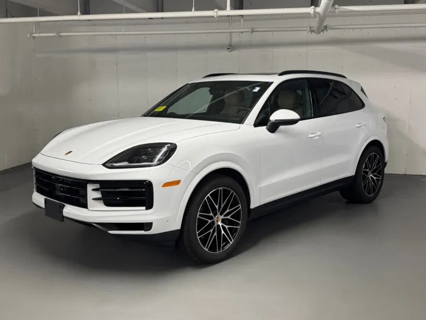 2025 Porsche Cayenne photo 1